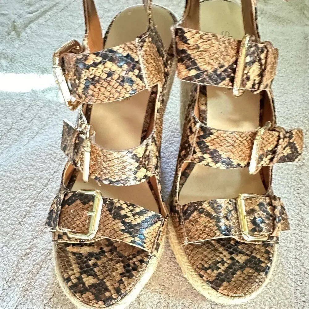 Shoe Dazzle Snakeskin buckle espadrilles wedges sz 7.5 NWOT